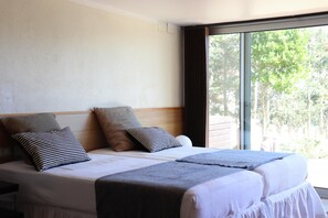 8 Schlafzimmer, Bügeleisen/Bügelbrett, WLAN
