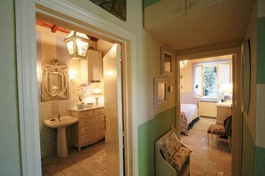 2 soverom, strykejern/-brett, wi-fi (inkludert) og sengetøy