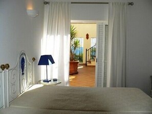 3 bedrooms, in-room safe, iron/ironing board, free WiFi