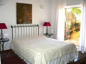 3 bedrooms, in-room safe, iron/ironing board, free WiFi