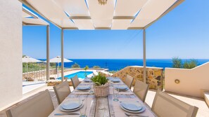 Outdoor dining - Panoramic Sea Views, 2 km from the beach, heated pool (Rethymno)