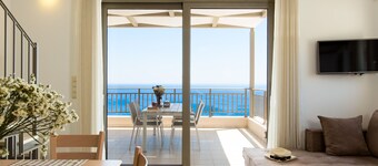 Brandneue Villa mit Panoramablick auf das Meer, 2 km vom Strand entfernt!