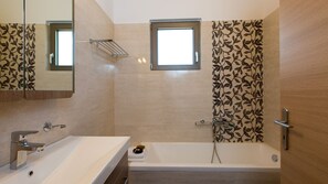 Combined shower/tub, hair dryer, towels - Panoramic Sea Views, 2 km from the beach, heated pool (Rethymno)