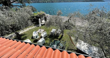 MY HOME IN MONTE ISOLA-Wohnung mit Blick auf den See Peschiera Maraglio