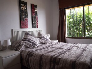 2 bedrooms, iron/ironing board, travel cot, free WiFi