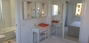 2 habitaciones, tabla de planchar con plancha y wifi gratis