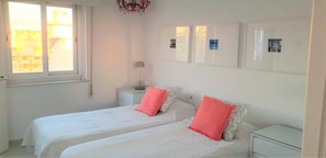 2 chambres, fer et planche à repasser, accès au Wi-Fi (inclus)