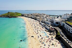 Sun loungers - Cornish Farm House, with stunning gardens, and parking for 3 cars (St, Ives)