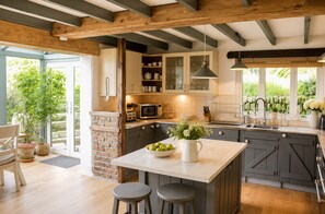 Fridge, microwave, oven, stovetop - Cornish Farm House, with stunning gardens, and parking for 3 cars (St, Ives)