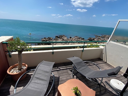 Modernes Apartment mit herrlichem Meerblick und direkt am Wasser