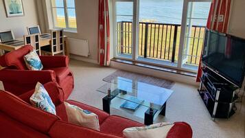 Smart TV, DVD player, stereo