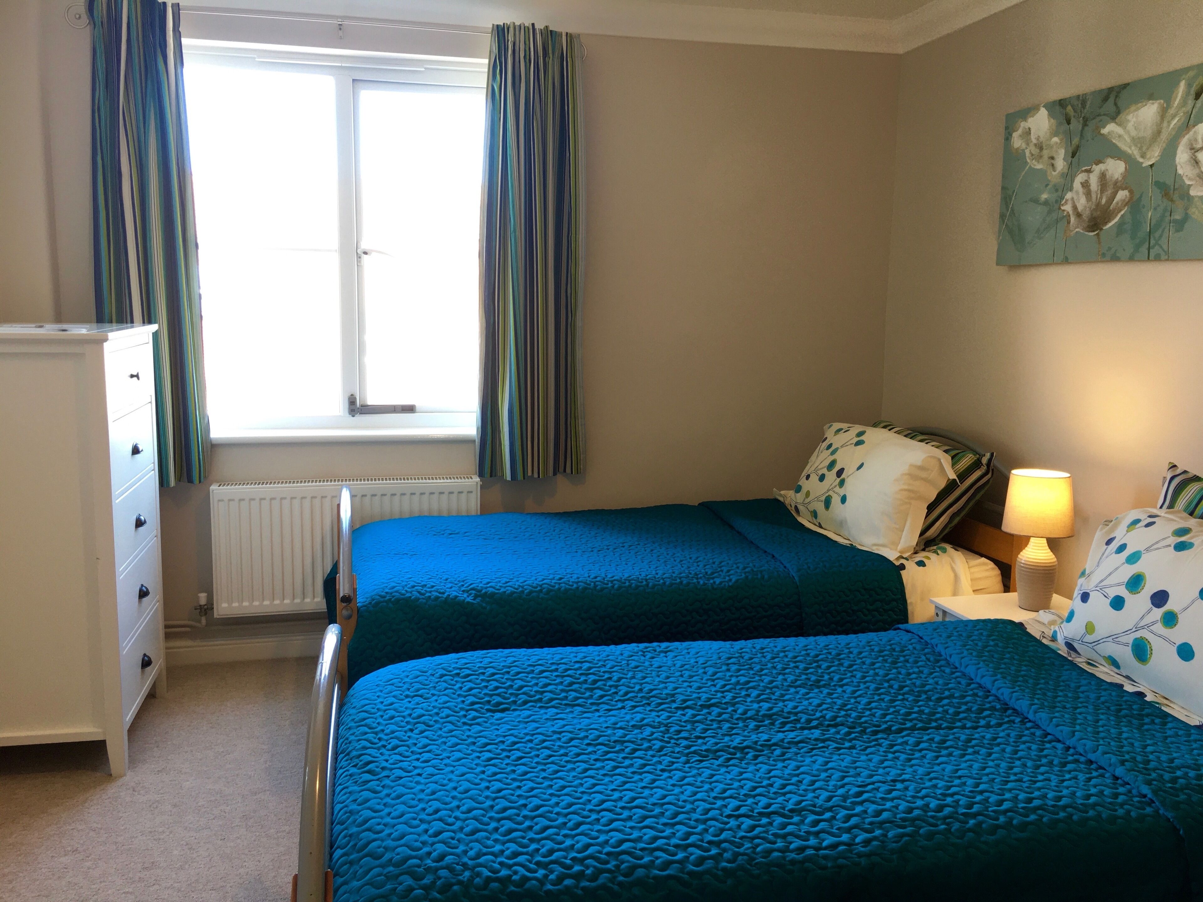 Twin bedroom with ample storage