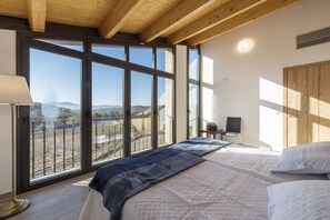 7 bedrooms, iron/ironing board, free WiFi, bed sheets - MAGNIFICENT MASÍA s. XVIII IN AN IDYLLIC ENVIRONMENT (Vilafreser)