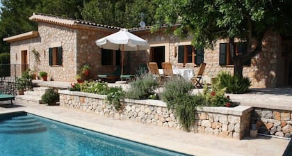 Stunning 2 bed Soller villa with pool in private grounds with spectacular views