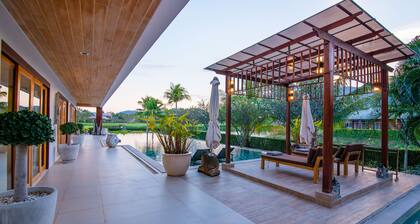 Golf Resort /Villa in Hua Hin, Palm Hills Golf Resort