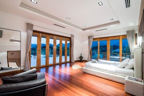 6 soverom, safe på rommet, strykejern/-brett og wi-fi