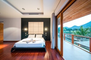 6 bedrooms, in-room safe, iron/ironing board, WiFi