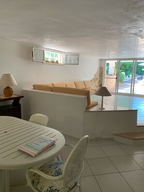 Interior - Greek/Mediterranean style villa of 200 sqm, with elegant interiors, family friendly (Pilone)