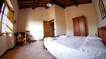 2 slaapkamers, een strijkplank/strijkijzer, wifi, beddengoed