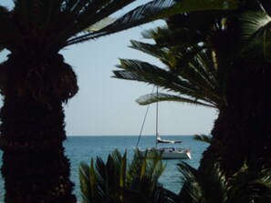 Unclassified image, 5 of 18, button - 30 METERS SEA NEW TRILO DOUBLE SERVICES LARGE BOX 100 METERS (ALASSIO)