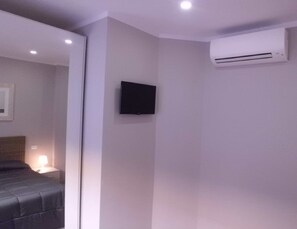 2 habitaciones, tabla de planchar con plancha y wifi 