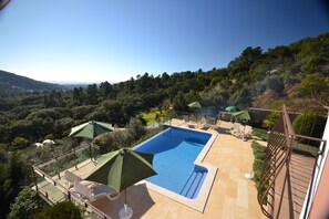 Pool - Superb Coastal Views, Infinity Pool, a Luxurious & Tranquil Private Family Villa (Monchique)