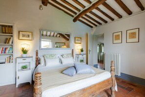 5 Schlafzimmer, Bügeleisen/Bügelbrett, kostenloses WLAN, Bettwäsche
