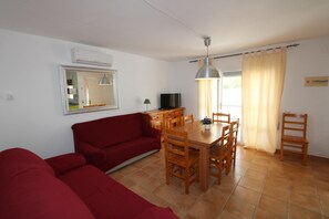 TV - CASA DOFI, Ideal house for your holidays near the sea, free wifi, optional air conditioning, private pool, pets allowed, dog’s beach (Delta de l'ebre)
