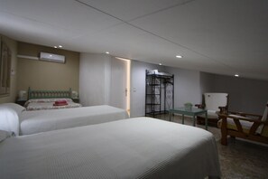 5 bedrooms, iron/ironing board