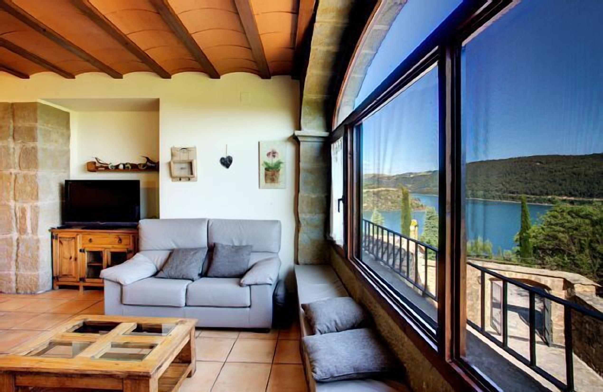 Self catering Mas d'en Bosch for 22 people