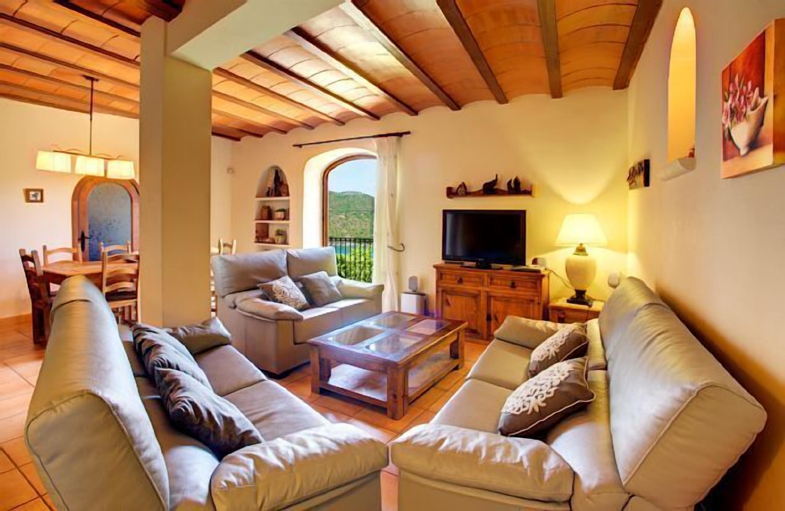 Self catering Mas d'en Bosch for 22 people