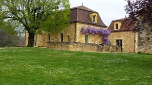 Exterior - Couze: mansion - Couze (Couze-Et-Saint-Front)