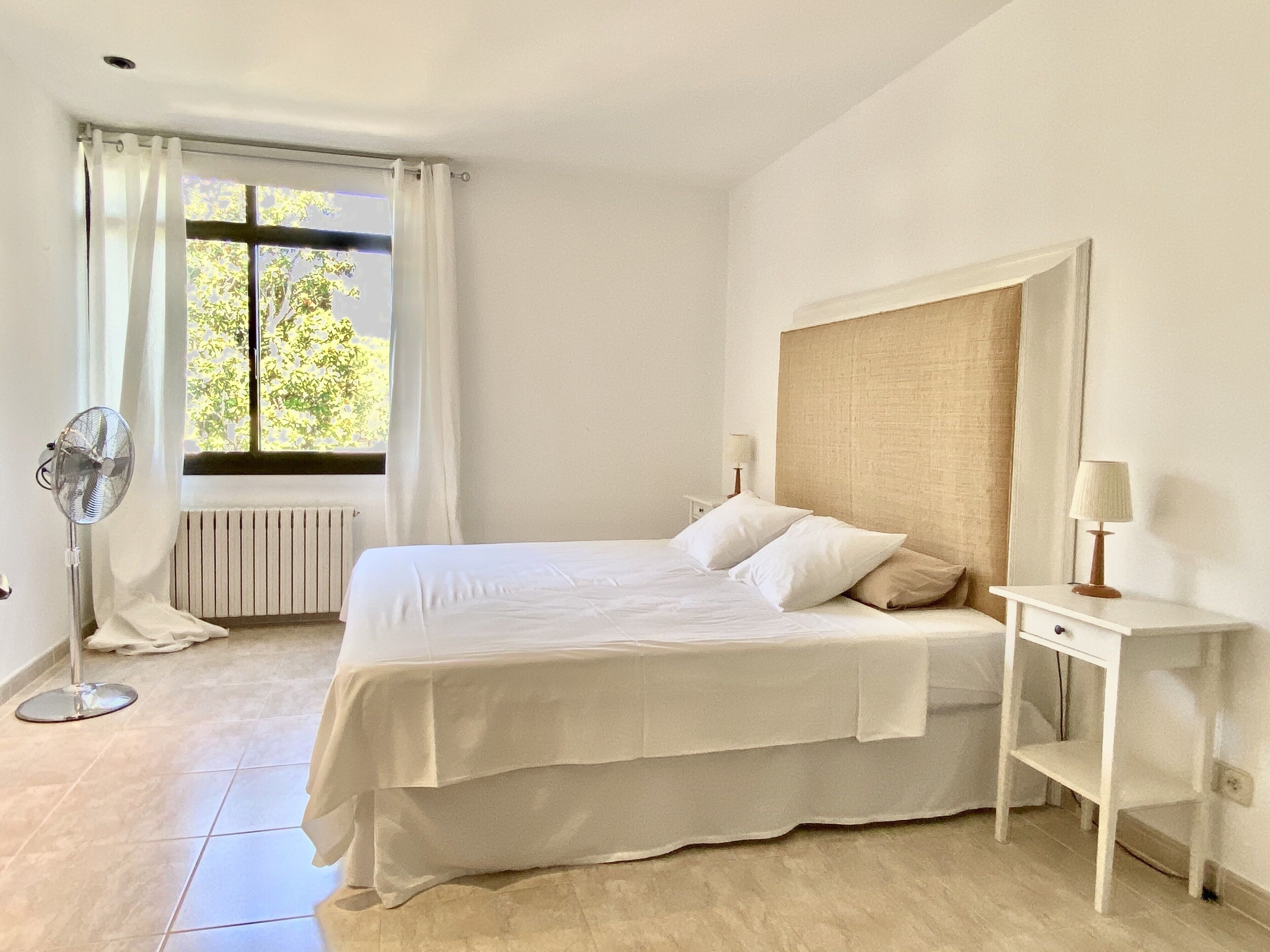 Gran Casa Económica con Piscina Privada en Begur. Wifi Gratis. Ideal familias.