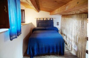 2 bedrooms, internet, bed sheets