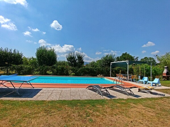 Outdoor pool - Exclusive villa, huge swimming pool and flowered garden with bbq. Free WiFi + AC (Capannori)