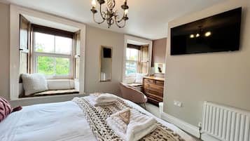 2 bedrooms, iron/ironing board, travel crib, free WiFi