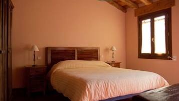 3 chambres, fer et planche Ă repasser, Wi-Fi, draps fournis