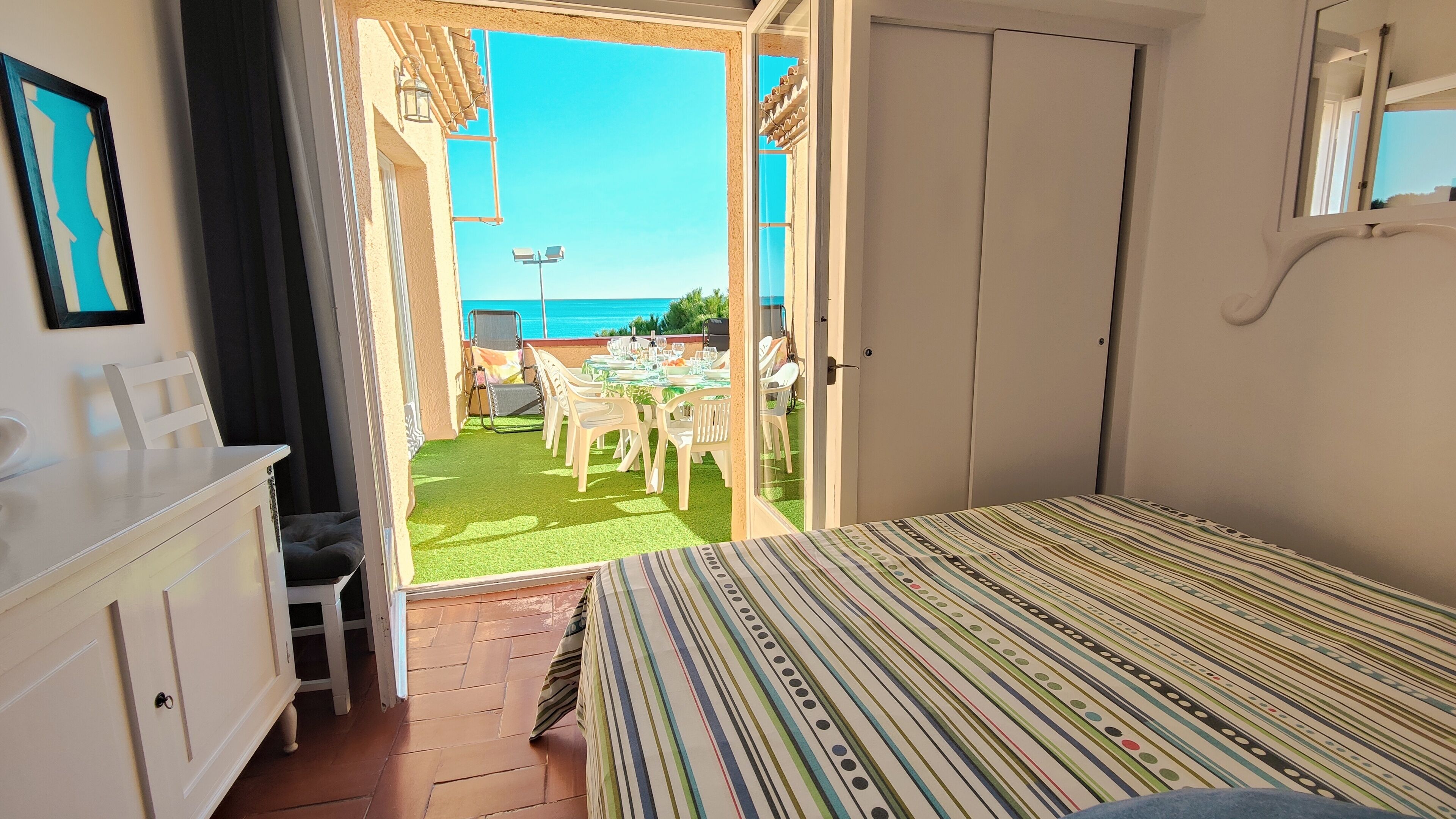 Apartment with garden at 11 meters from the sand beach of la Fosca.