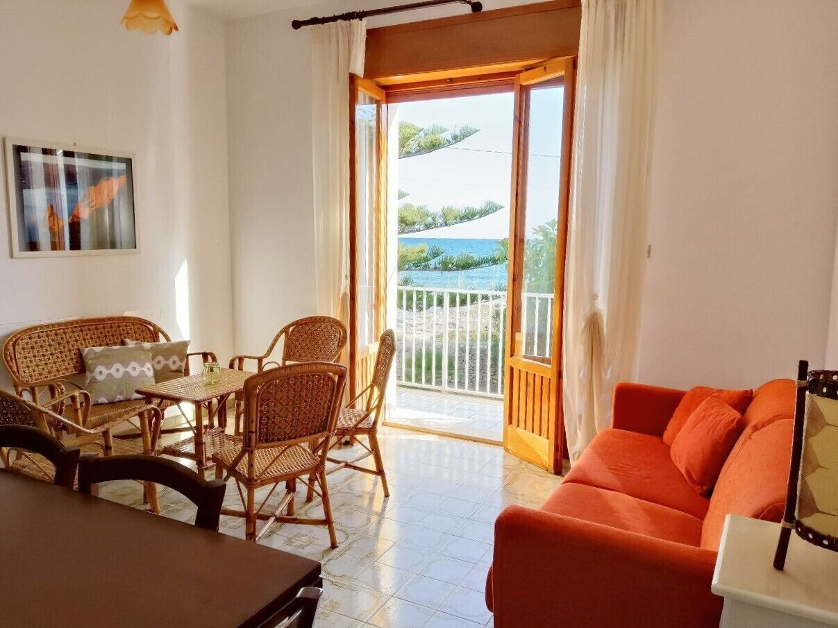 Casa Panarea, the embrace of the Mediterranean