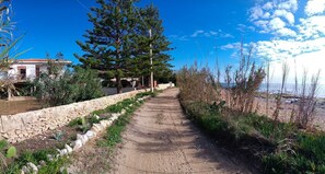 Property grounds - Panarea House - Detached cottage by the sea (Marina di Modica - Modica)