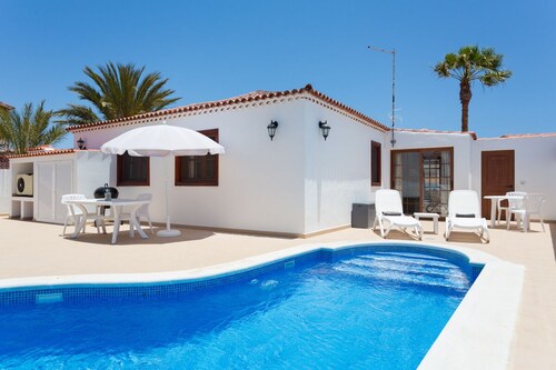 LUXURY SUNNY HOLIDAY HOME WITH PRIVATE POOL