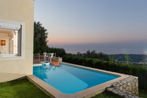 Pool - Alkistis villa, independent, peaceful,  with private pool and great views  (Rethymno)