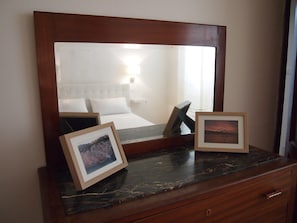2 bedrooms, WiFi, bed sheets - Apartment in historic building in the center of La Spezia close to 5 Terre (La Spezia)