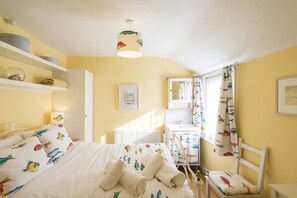 3 bedrooms, iron/ironing board, travel cot, free WiFi