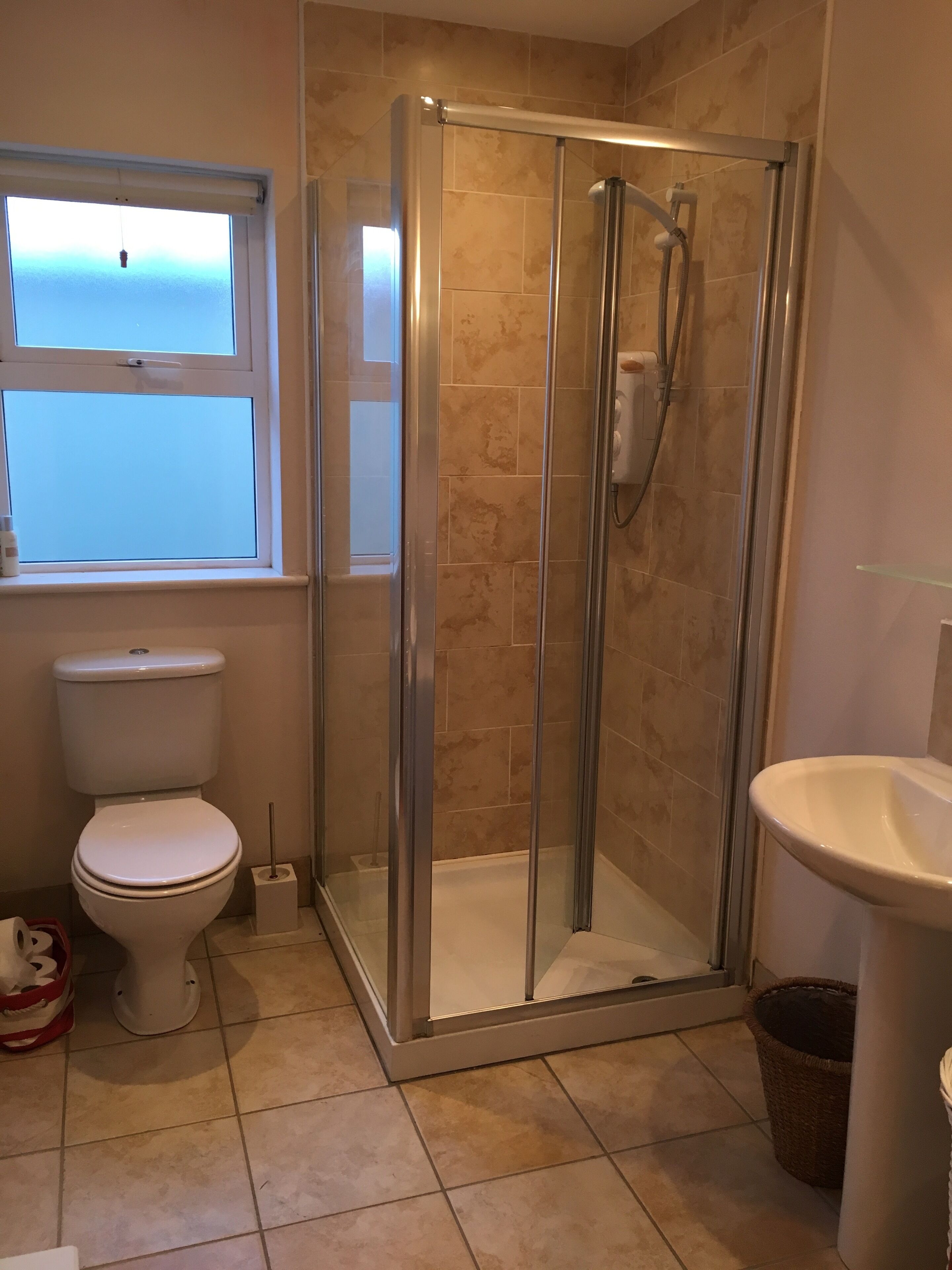 Modernised comfortable cottage close to blue flag beaches on the Dingle way