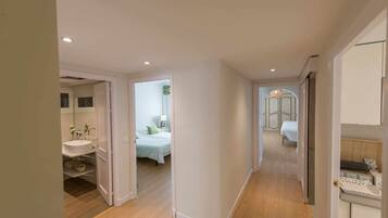 4 slaapkamers, een strijkplank/strijkijzer, wifi, beddengoed