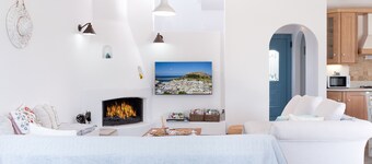  Beautiful villa near the famous village Lindos