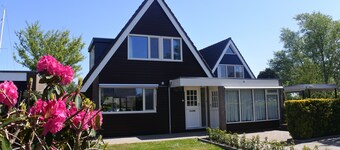 フリースラントの中心部に位置する美しく居心地の良い別荘