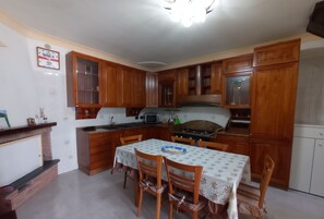 تناول الطعام