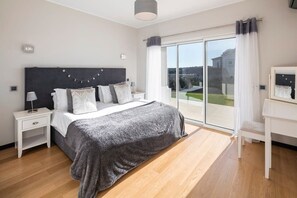 5 chambres, bureau, Wi-Fi, literie fournie